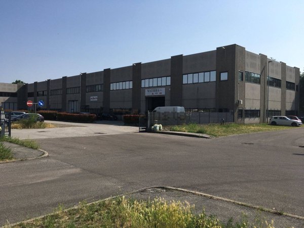 capannone in vendita a Busto Arsizio