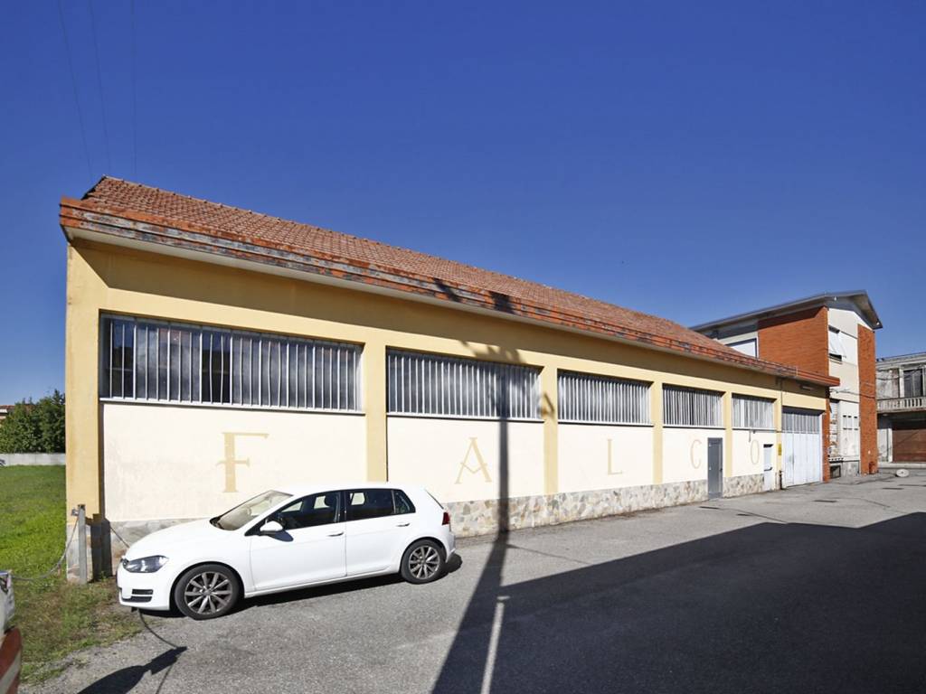 locale commerciale in vendita a Busto Arsizio in zona Borsano