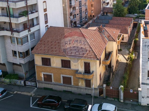 casa indipendente in vendita a Busto Arsizio