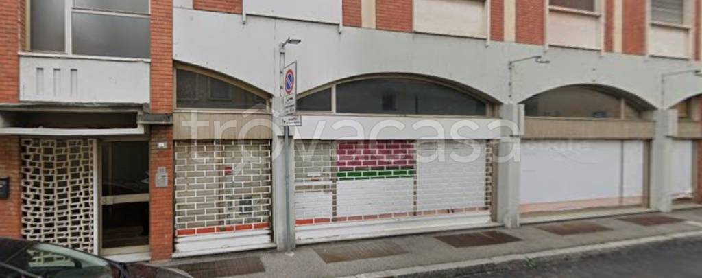 negozio in vendita a Busto Arsizio in zona Borsano