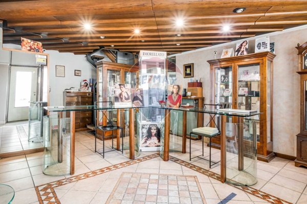 negozio in vendita a Busto Arsizio
