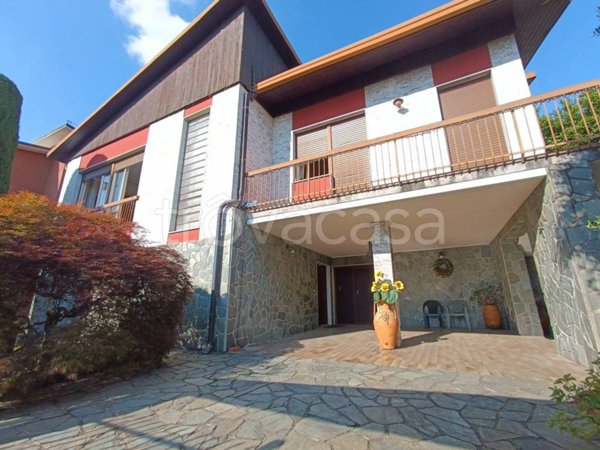 casa indipendente in vendita a Busto Arsizio