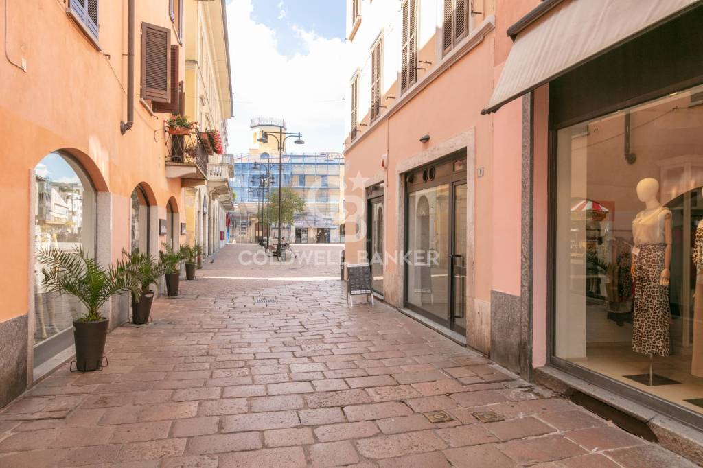 negozio in vendita a Busto Arsizio