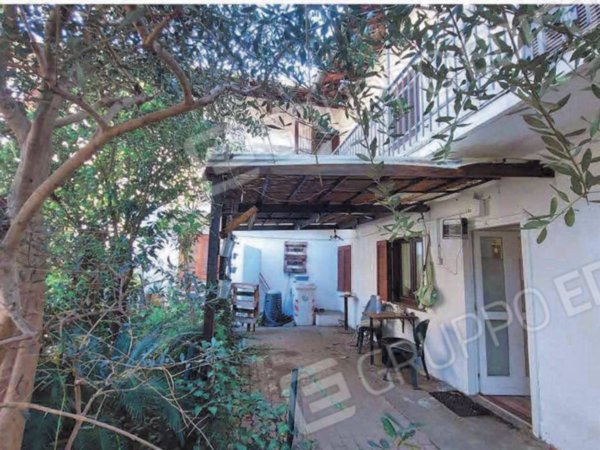 casa indipendente in vendita a Busto Arsizio