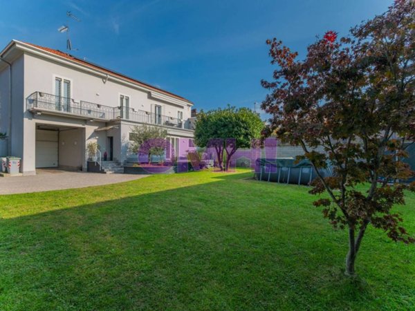 casa indipendente in vendita a Busto Arsizio