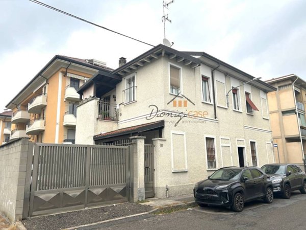 casa indipendente in vendita a Busto Arsizio