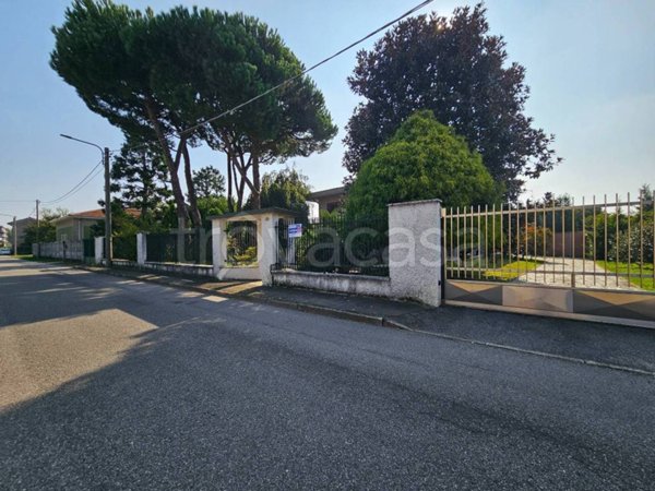 casa indipendente in vendita a Busto Arsizio