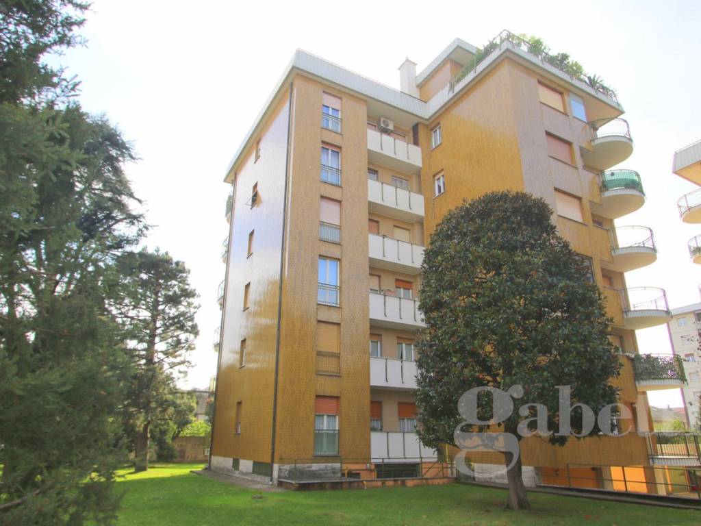 appartamento in vendita a Busto Arsizio in zona Borsano