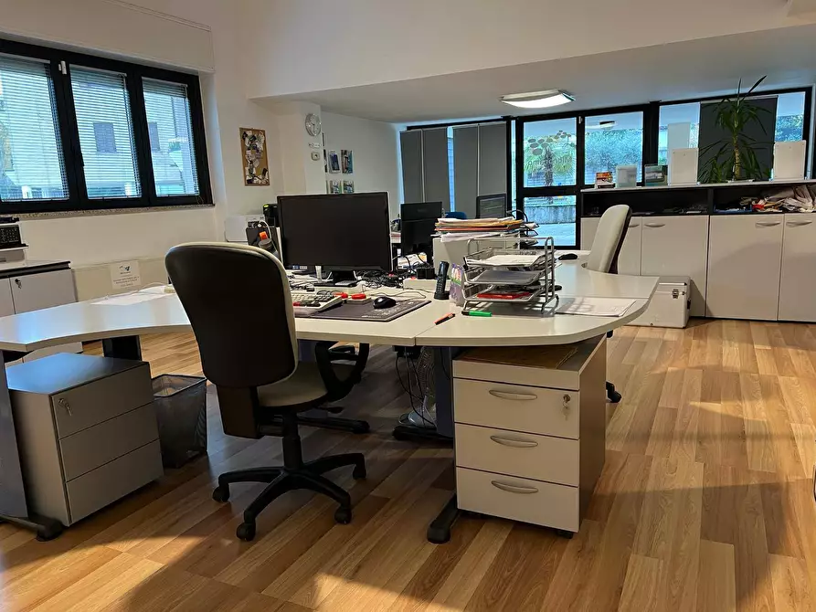 locale commerciale in vendita a Busto Arsizio