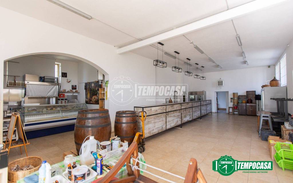 negozio in vendita a Busto Arsizio in zona Borsano