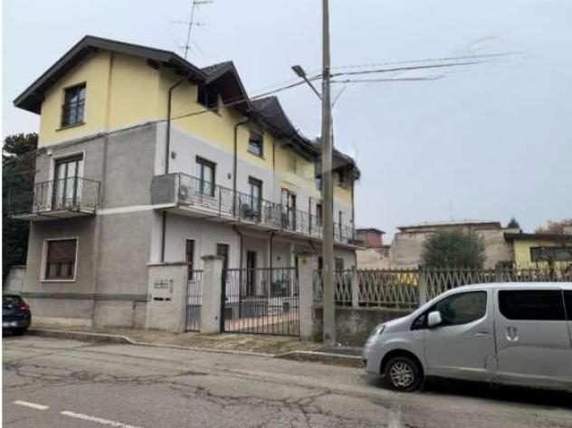 casa indipendente in vendita a Busto Arsizio