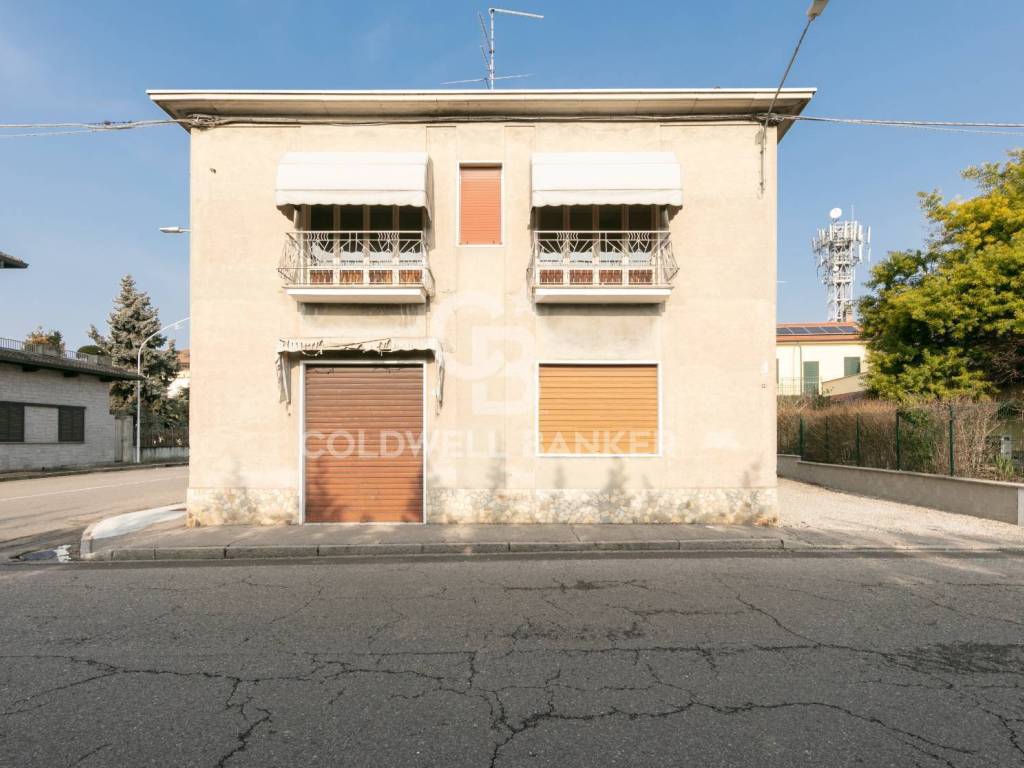casa indipendente in vendita a Busto Arsizio in zona Borsano
