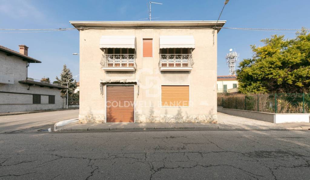 casa indipendente in vendita a Busto Arsizio in zona Borsano