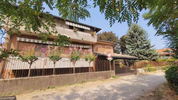 casa indipendente in vendita a Busto Arsizio