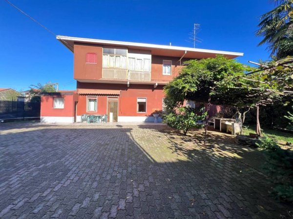 casa indipendente in vendita a Busto Arsizio