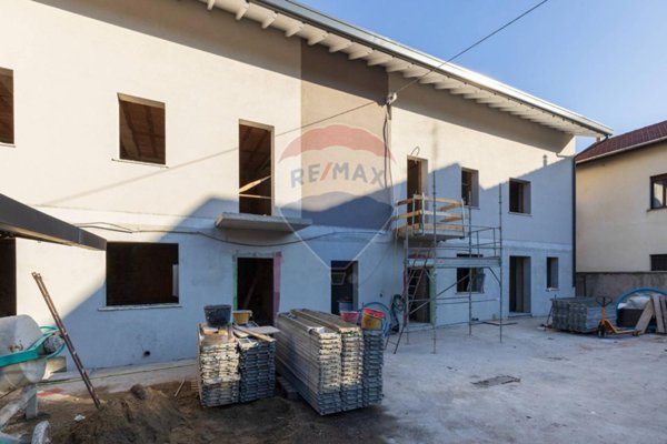 casa indipendente in vendita a Busto Arsizio