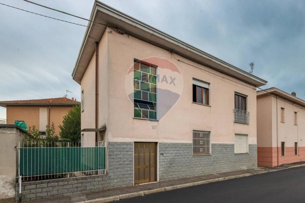 casa indipendente in vendita a Busto Arsizio