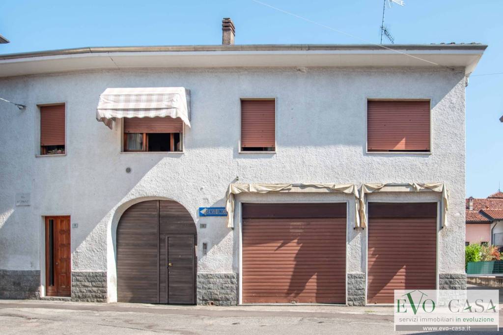 casa indipendente in vendita a Busto Arsizio