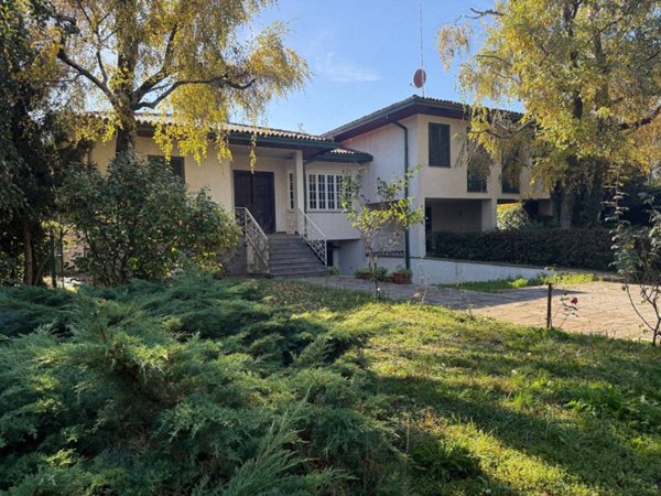 casa indipendente in vendita a Busto Arsizio