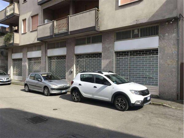 negozio in vendita a Busto Arsizio in zona Borsano