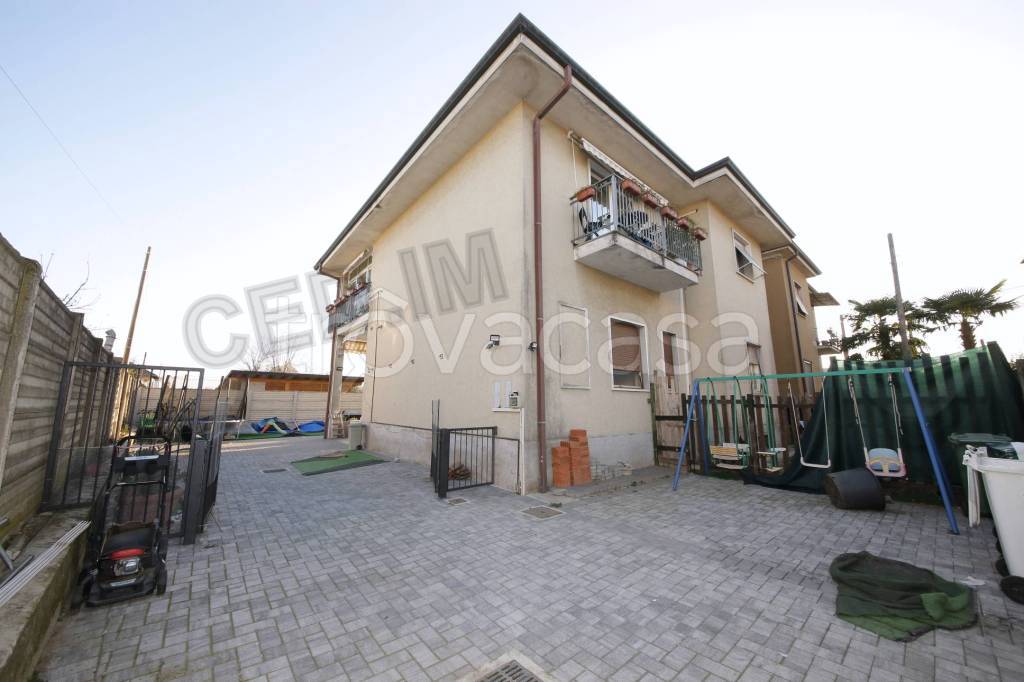 casa indipendente in vendita a Busto Arsizio