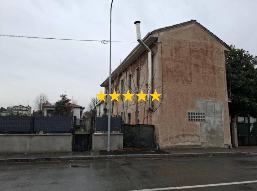 casa indipendente in vendita a Busto Arsizio