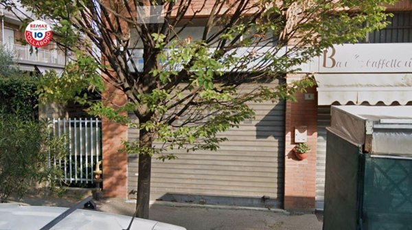 locale commerciale in vendita a Busto Arsizio