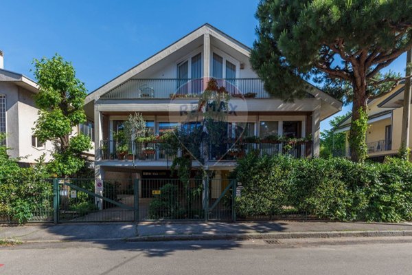 casa indipendente in vendita a Busto Arsizio