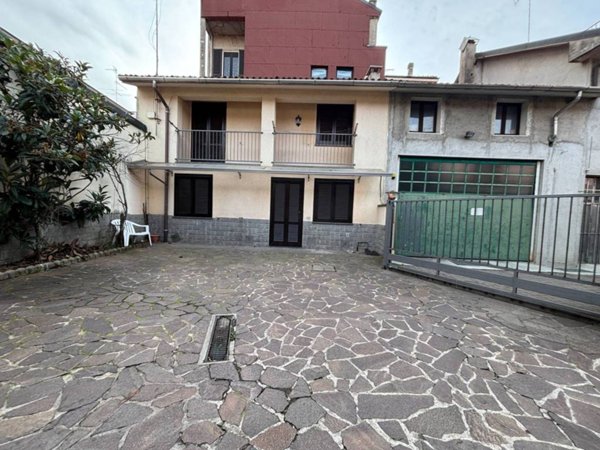 appartamento in vendita a Busto Arsizio in zona Borsano