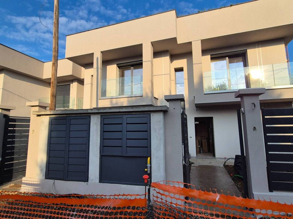 casa indipendente in vendita a Busto Arsizio in zona Borsano