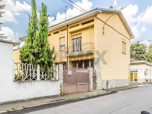 casa indipendente in vendita a Busto Arsizio in zona Borsano