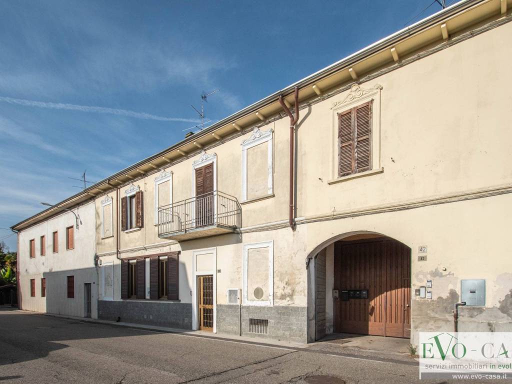 casa indipendente in vendita a Busto Arsizio in zona Borsano
