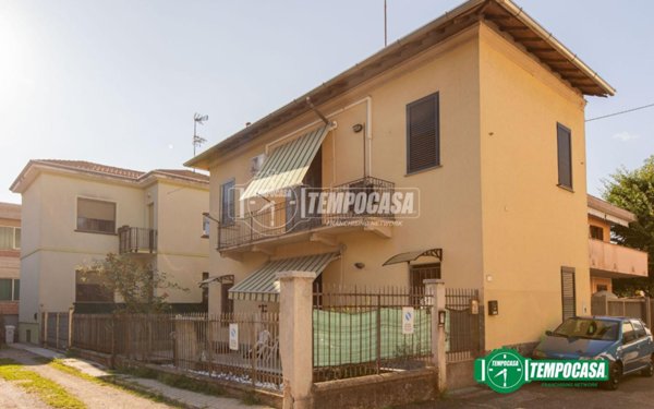 casa indipendente in vendita a Busto Arsizio