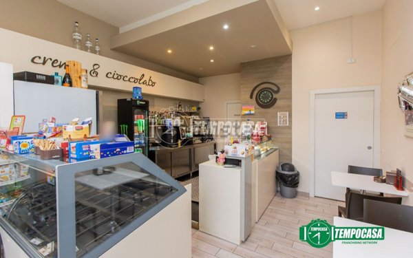 locale commerciale in vendita a Busto Arsizio