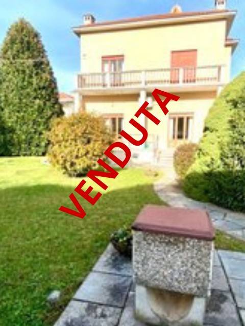 casa indipendente in vendita a Busto Arsizio