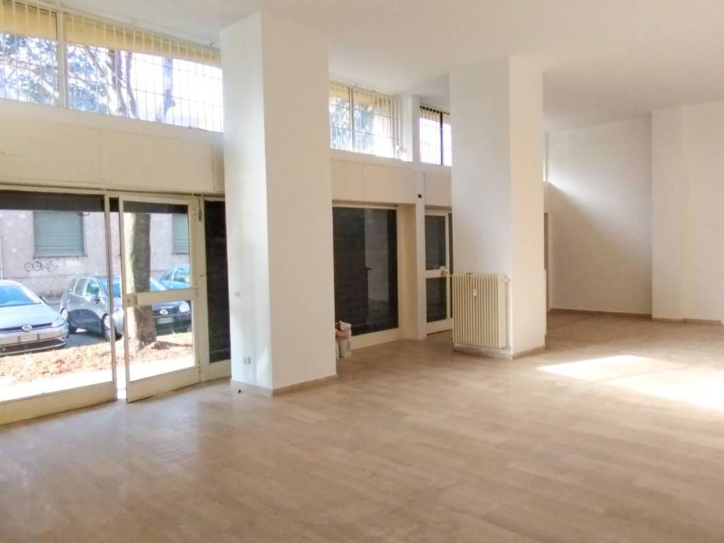 negozio in vendita a Busto Arsizio