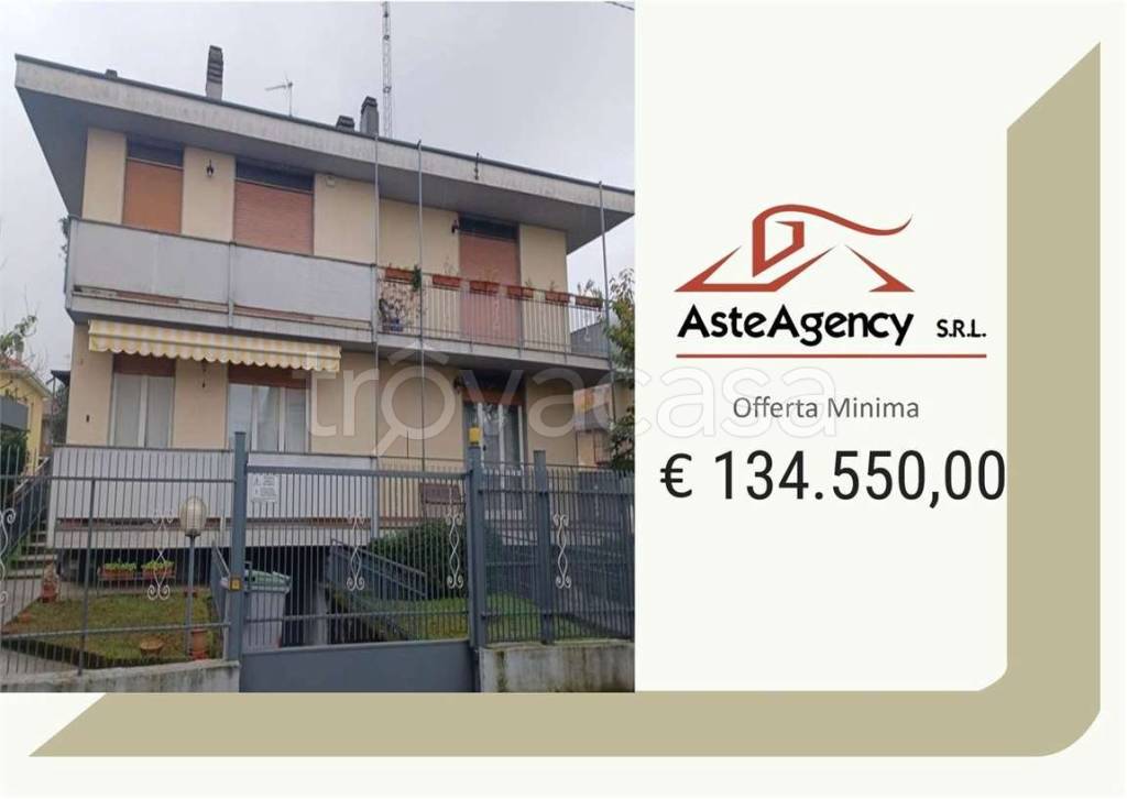 casa indipendente in vendita a Busto Arsizio