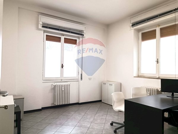 locale commerciale in vendita a Busto Arsizio