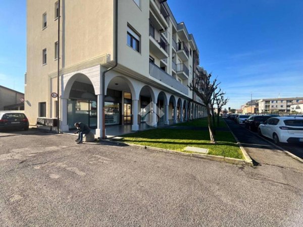 ufficio in vendita a Busto Arsizio