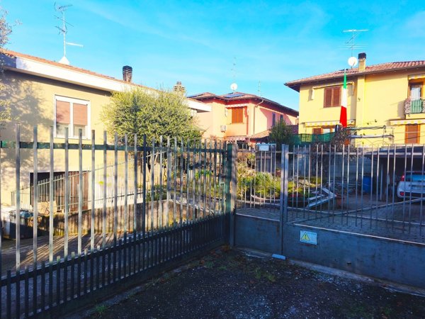 casa indipendente in vendita a Busto Arsizio