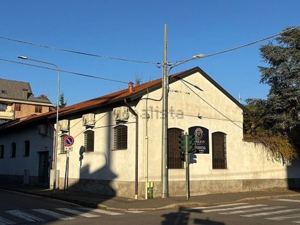 capannone in vendita a Busto Arsizio