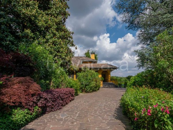 casa indipendente in vendita a Busto Arsizio