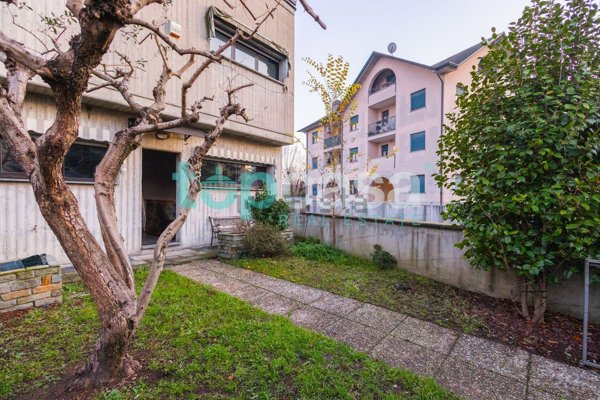casa indipendente in vendita a Busto Arsizio