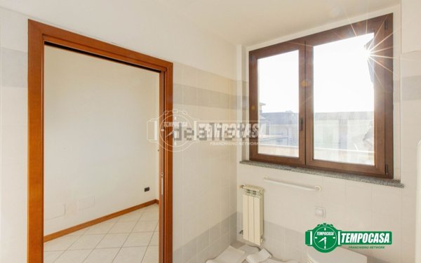 ufficio in vendita a Busto Arsizio in zona Borsano