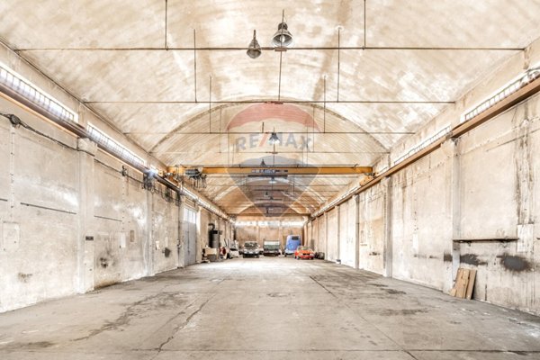 capannone in vendita a Busto Arsizio