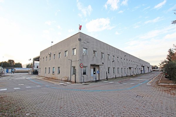 capannone in vendita a Busto Arsizio