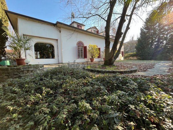 casa indipendente in vendita a Busto Arsizio