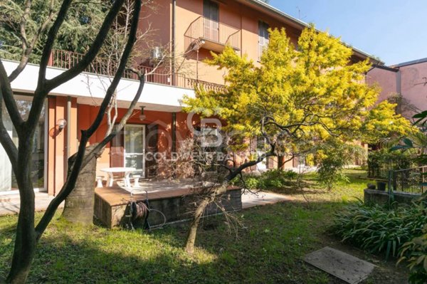 casa indipendente in vendita a Busto Arsizio
