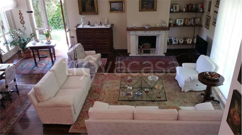 casa indipendente in vendita a Busto Arsizio