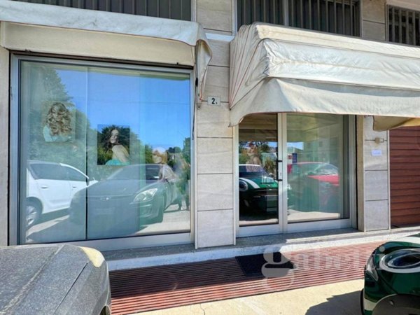 negozio in vendita a Busto Arsizio